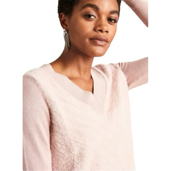 Stella & Dot mauve v-neck fuzzy knit sweater - Picture 2 of 7